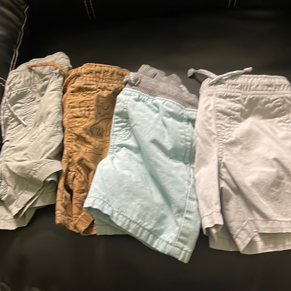 4 shorts size 18 months